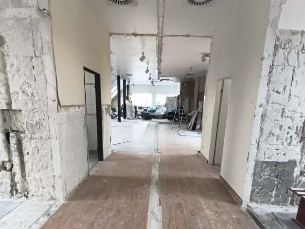 Toiletten, Gang von Kids Alley Richtung Empfang und RC Alley