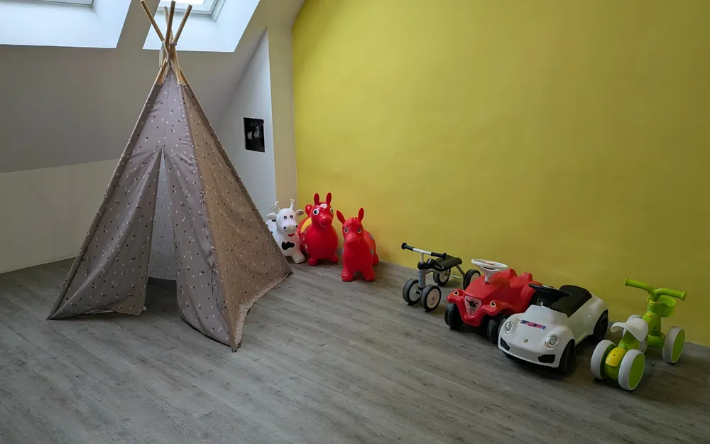Feuerwehrhaus mit Bällebad in der Kids Alley